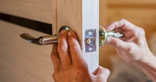 Установка и замена дверной ручки в Городце от 273 руб. – Мастер24, монтаж фурнитуры, недорого